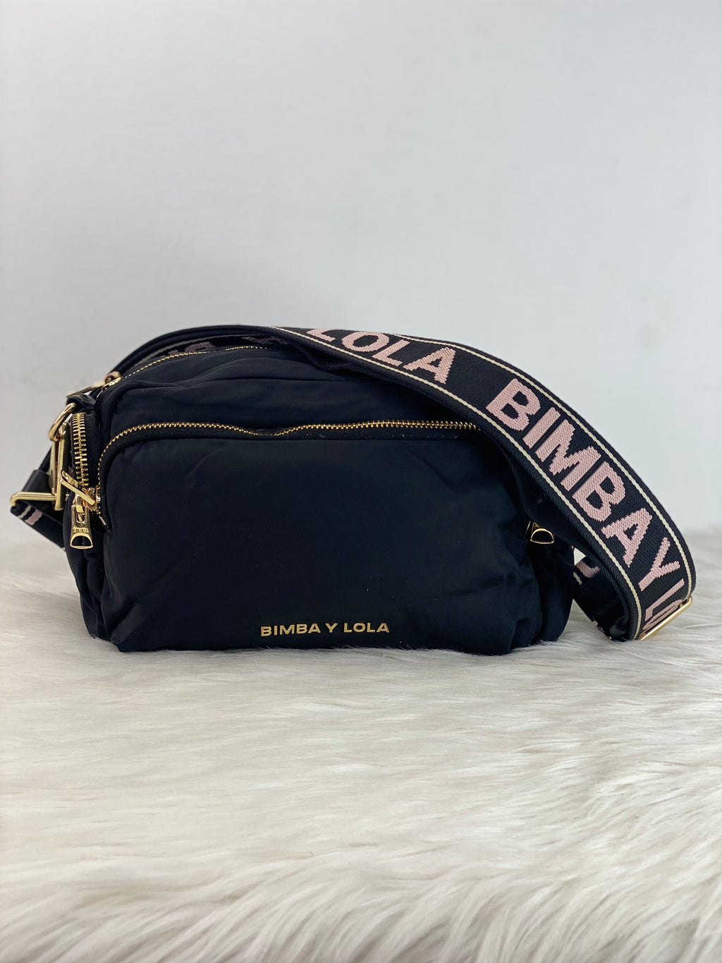 Crossbody Bimba y Lola negro strap rosa