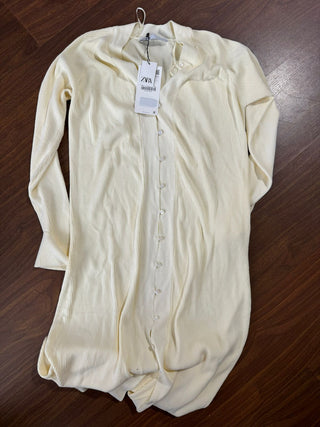 Vestido Zara de hilo crema talla S con botones