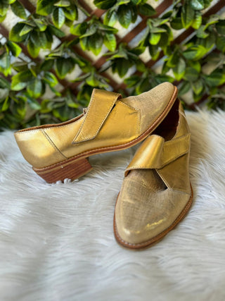 Zapatos Argentinos dorados talla 38